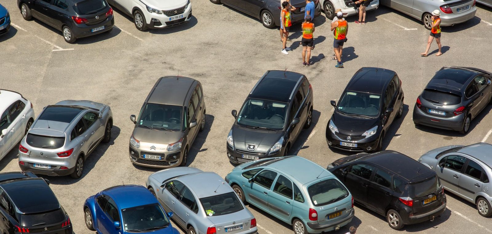 Parkplatz als faktisch öffentlicher Verkehrsraum